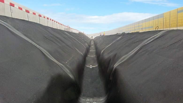 Rainwater canal with HDPE lining